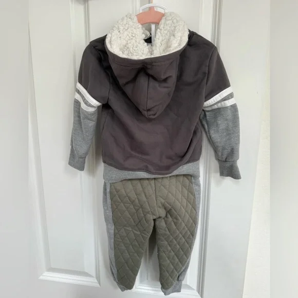 Gray and Green Baby Yoda Hoodie Set - Picture 2 of 7